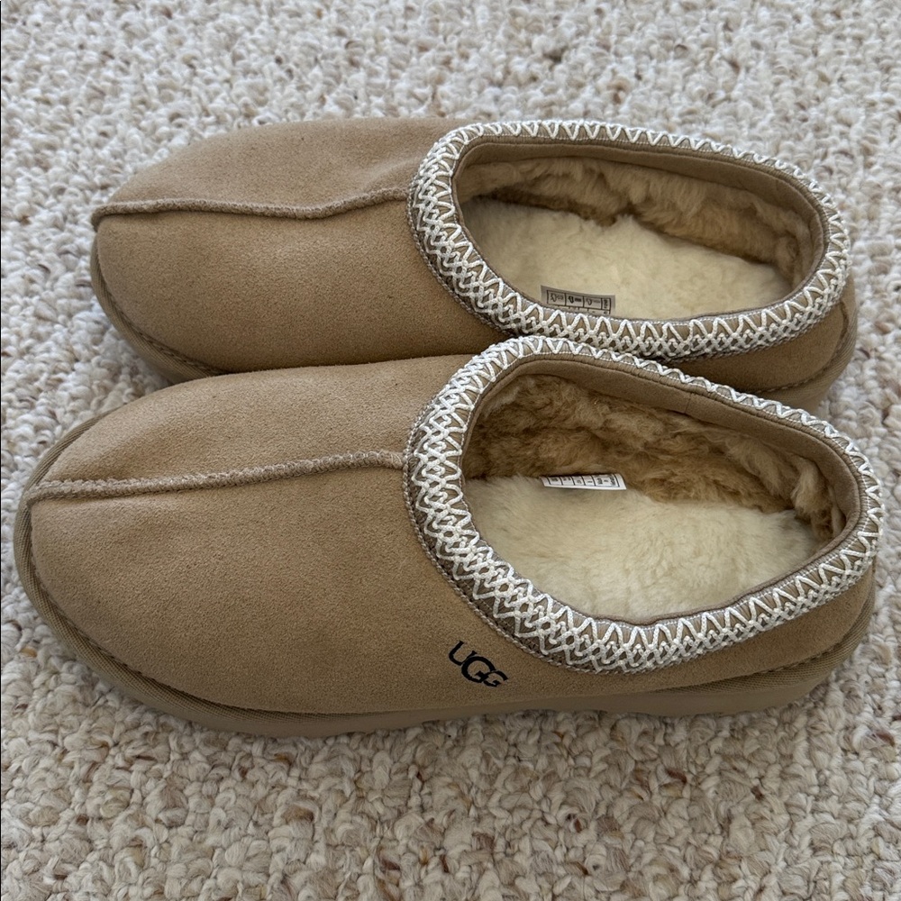 NWOB UGG Tasman Women's Slipper - Mustard Seed - 8